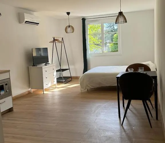 Comme A La Maison